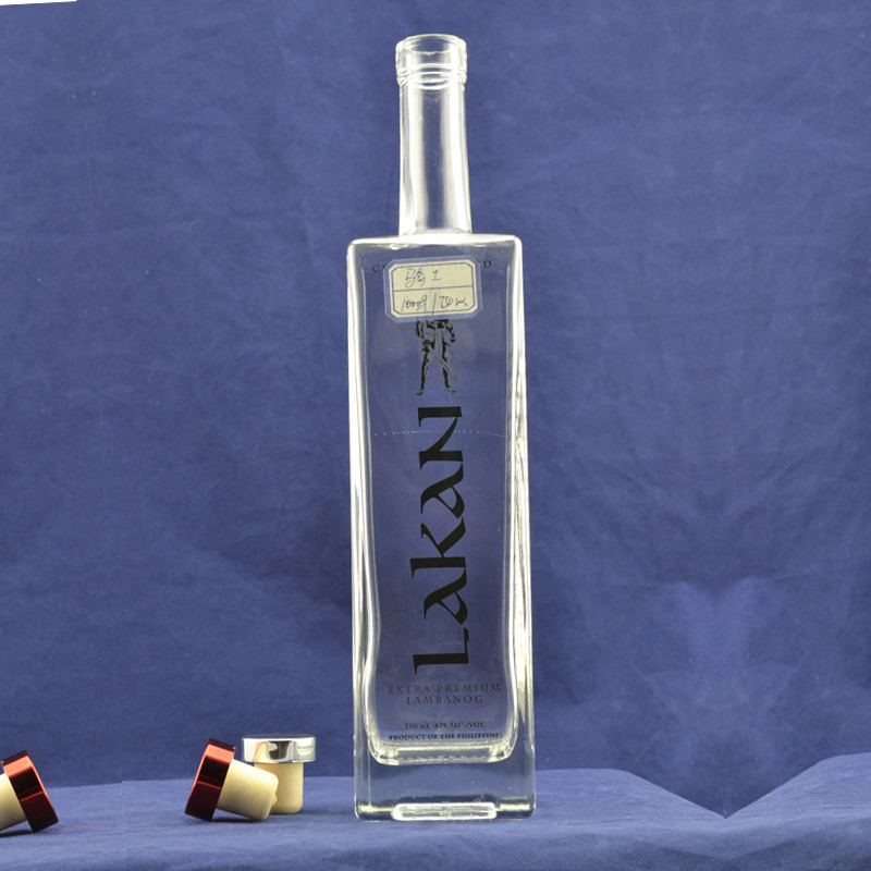Logotipo personalizado aceitável garrafa de 750 ml de álcool branco claro para rum vodka e uísque