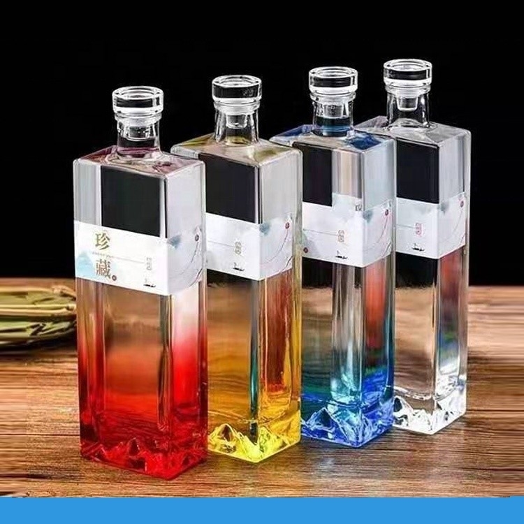 500ml Quadrado Redondo Spray Botella de Vodka de vidro branco com impressão de água e design de spray
