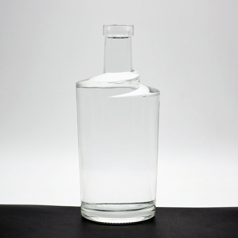 Manuseio de superfície Decal 750 ml garrafa de vidro de licor para rotação de ombro de forma personalizada