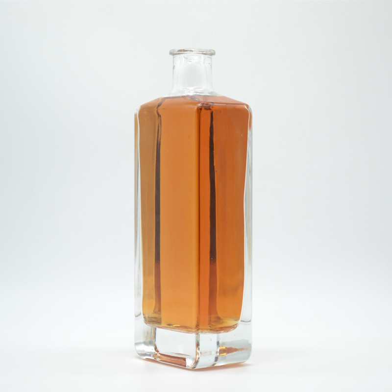 750 ml Material extremamente branco garrafa de vidro quadrada francesa para estampagem a quente de gin e uísque