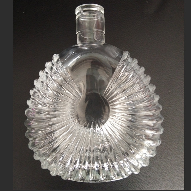 Botalhas de vidro em forma de guitarra de 750 ml para Brandy Vodeka Vinho pintado de cor e durável